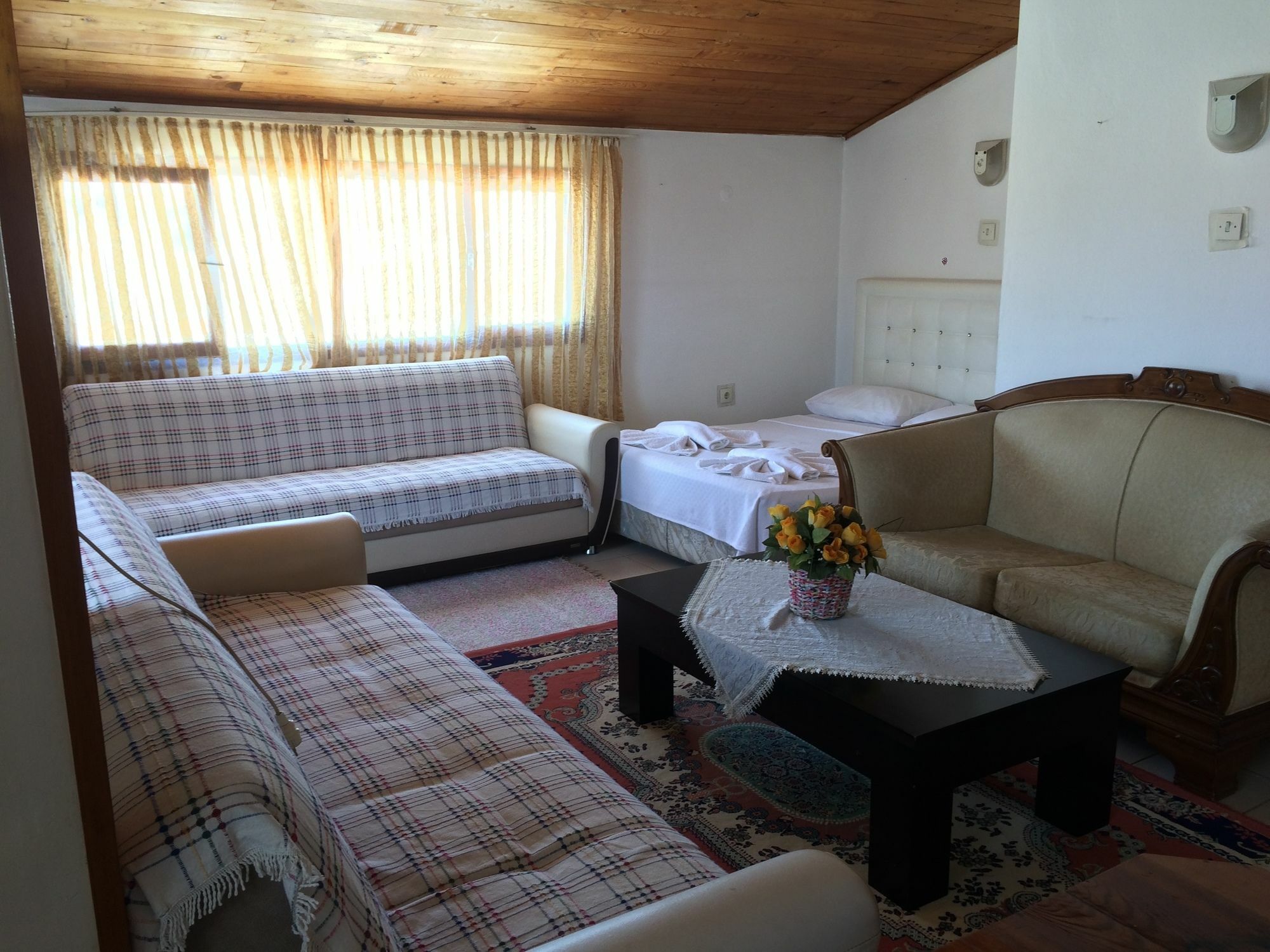 Parmis Rooms Çeşme Luaran gambar